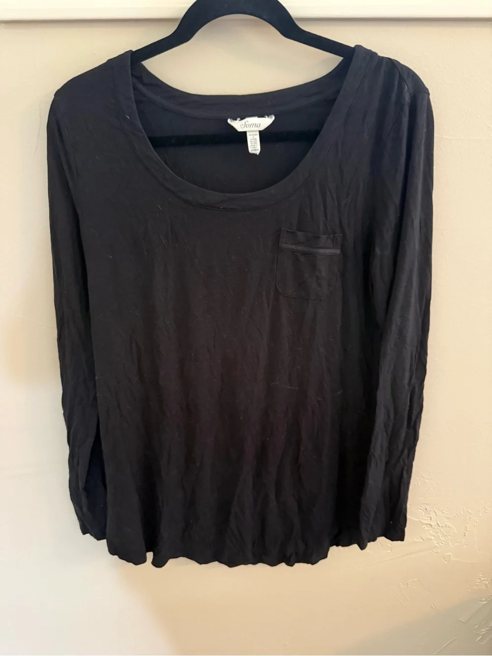 Soma Black Long Sleeve Scoop Neck Pocket Tee